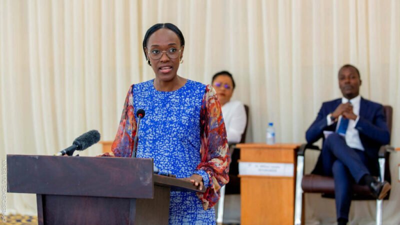 la ministre de l’industrie et du commerce, Shadiya Assouman